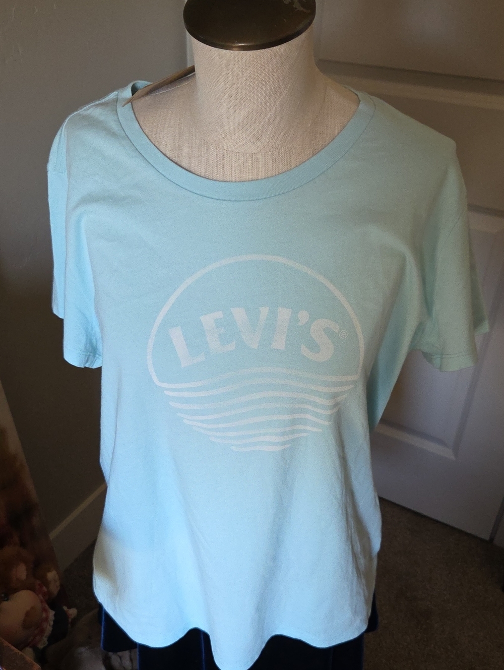 Levi's Women's Light Blue Logo Crewneck Tee